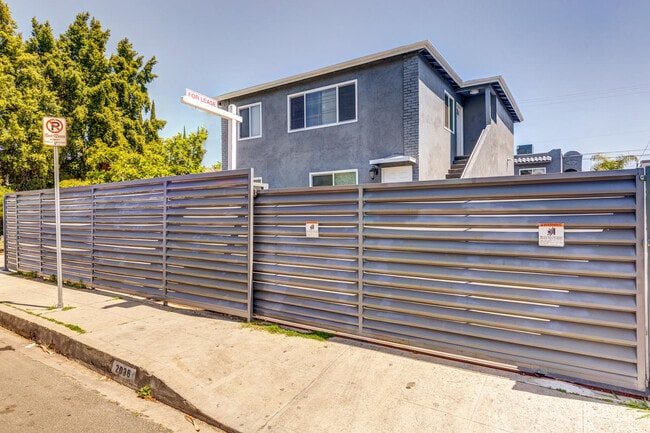gated bldg - 2036 Chariton St