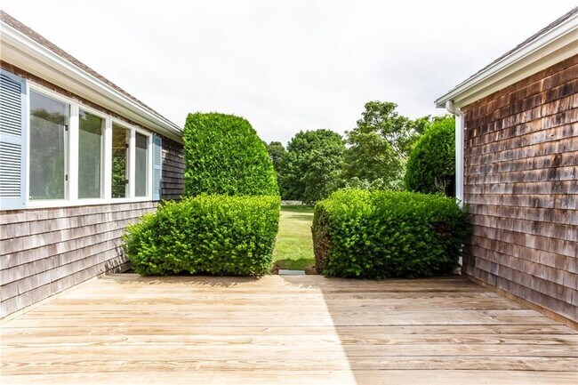Building Photo - 52 Glen Meade Dr