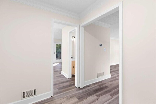 Foto del edificio - 2250 Ridge Forest Dr