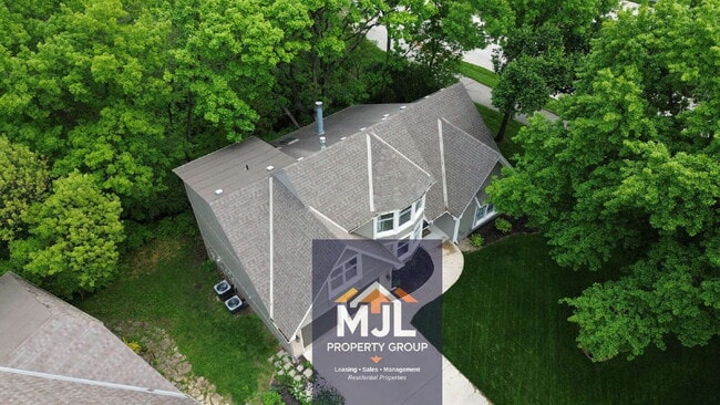 Foto del edificio - Beautiful 5 Bedroom / 3.5 Bath Home
