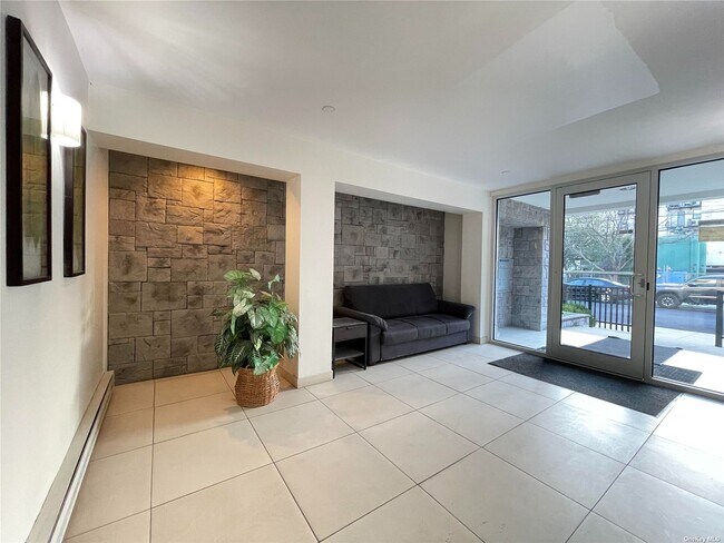 Foto del edificio - 71-57-71161 161 St