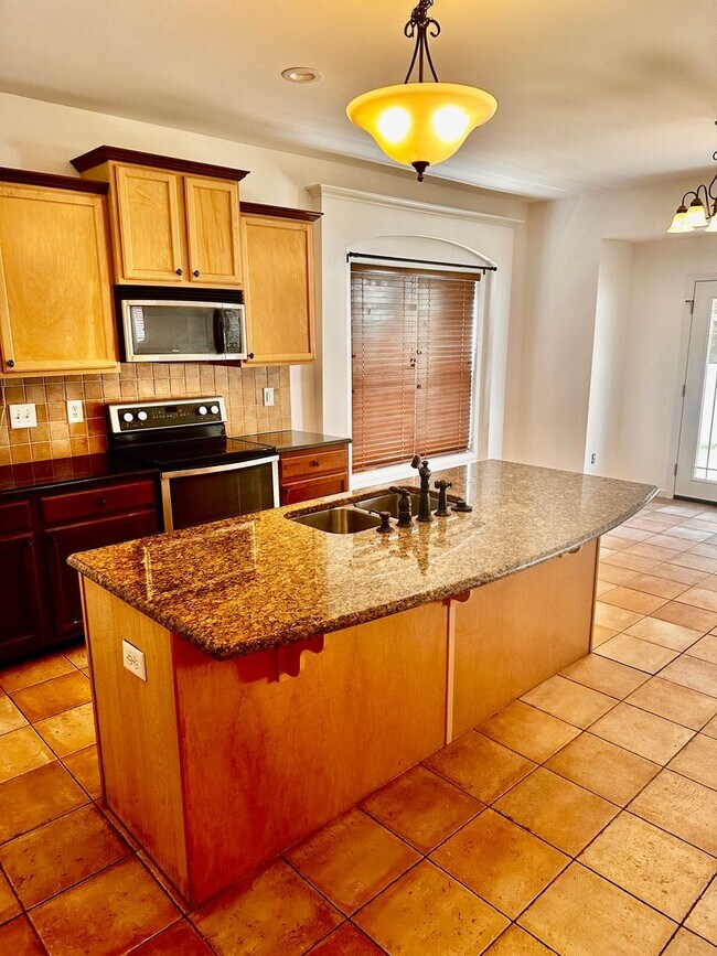 Building Photo - Welcome Home! 3BR, 2.5BA Cul-de-sac house ...
