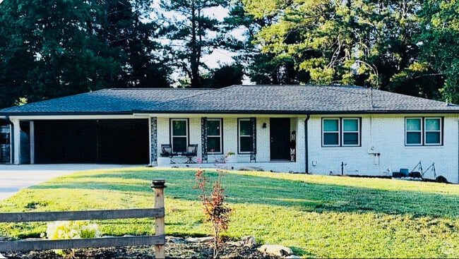 Building Photo - 63 Parkwood Dr