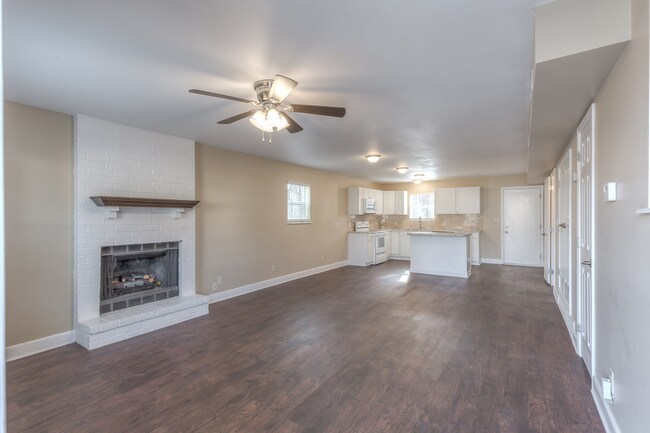 Building Photo - 644 Earthside Dr