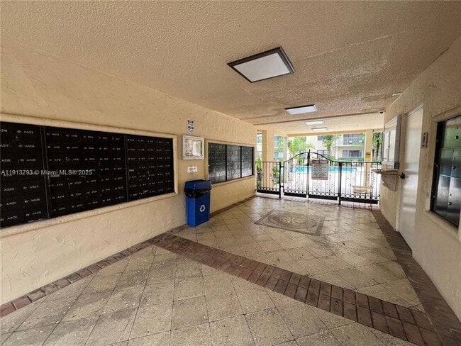 Photo - 9301 SW 92nd Ave Apartment