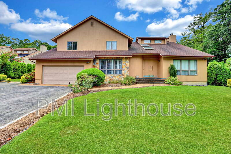 Foto principal - 2 Carlyle Dr