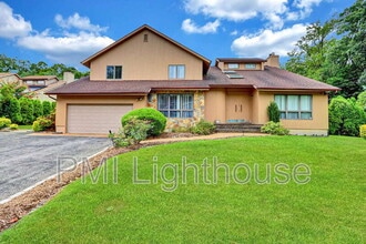 Building Photo - 2 Carlyle Dr Building Photo - 2 Carlyle Dr