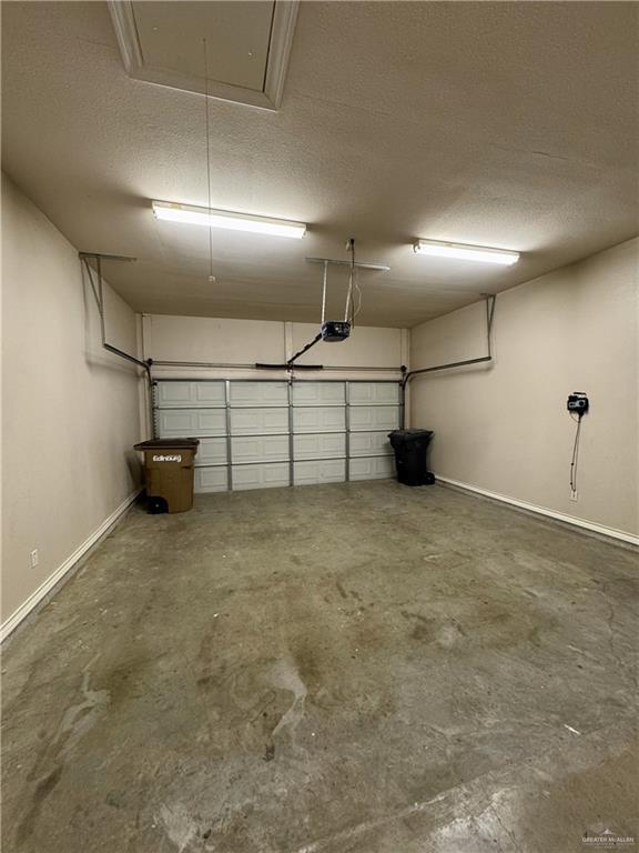 Foto del edificio - 3219 Zoe Ave