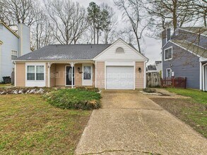 Building Photo - 236 Huntstree Pl