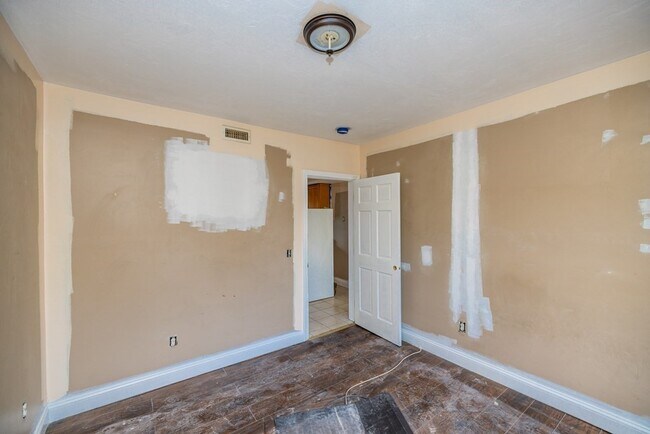 Building Photo - 58 Ellsworth St