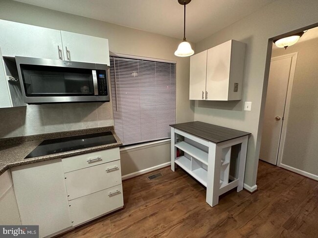 Building Photo - 1205 Springwood Ct