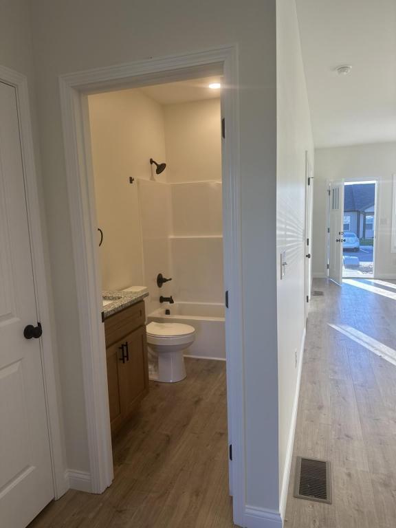 Building Photo - 104 Pinehurst Dr