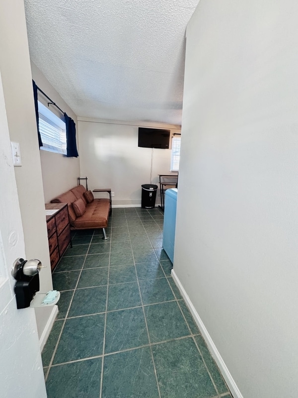 Foto del edificio - 1105 W Rock Spring Rd