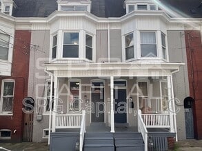 Building Photo - 330 Smyser St