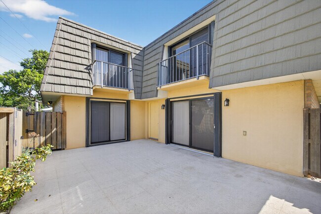 Building Photo - 1622 16th Way