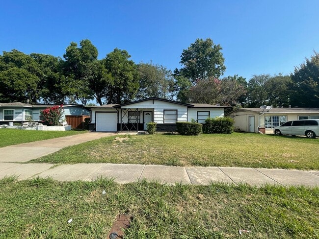 Building Photo - Home for Rent