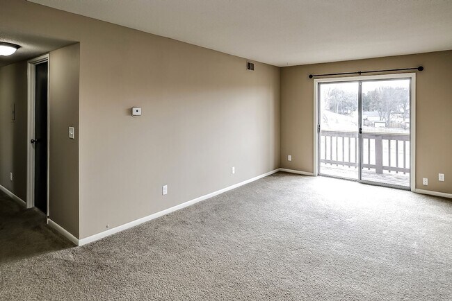 Foto del edificio - Top Floor 2-Bedroom Apartment in Bellevue!