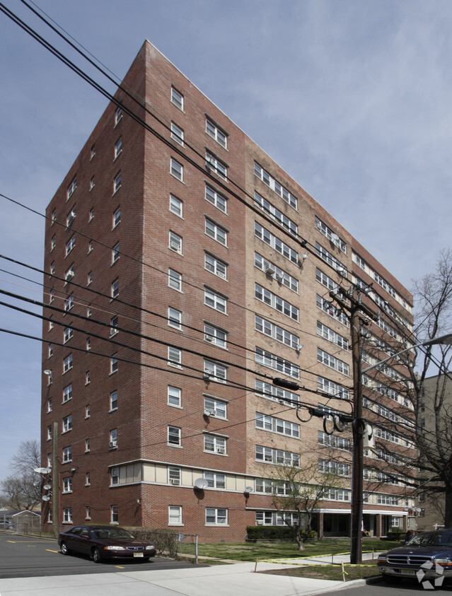 Primary Photo - North Cross Towers