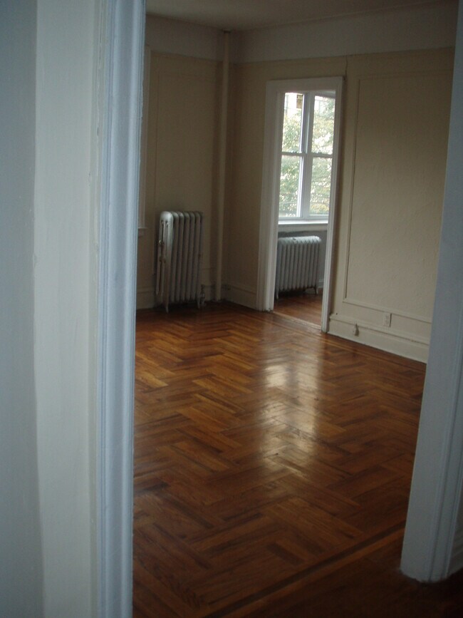 Building Photo - 1437 Parker St
