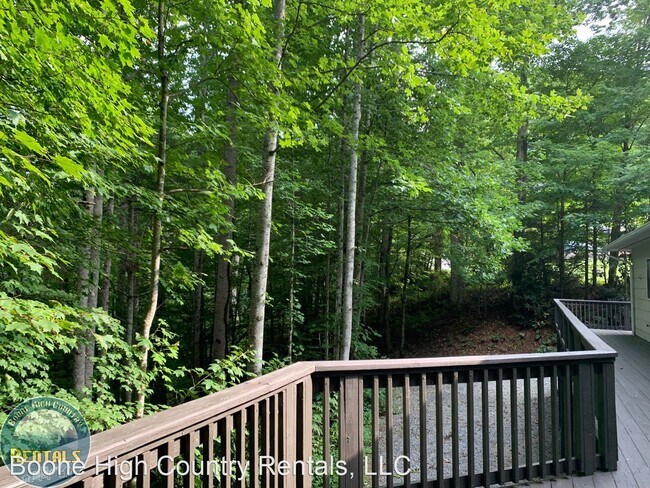 Building Photo - 2 br, 1 bath House - 459 White Oak Road
