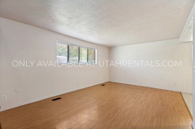 Photo - 232 W Foxbridge Dr Apartment