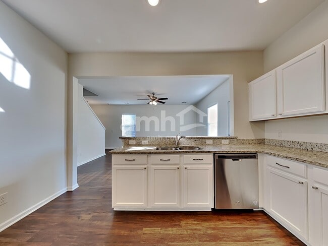 Building Photo - 405 Ridgedale Rd