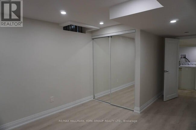 Building Photo - 259 Glenway Cir