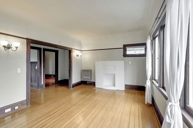 Building Photo - Perfect Blend of Piedmont Ave Energy & Tree-Lined Tranquility