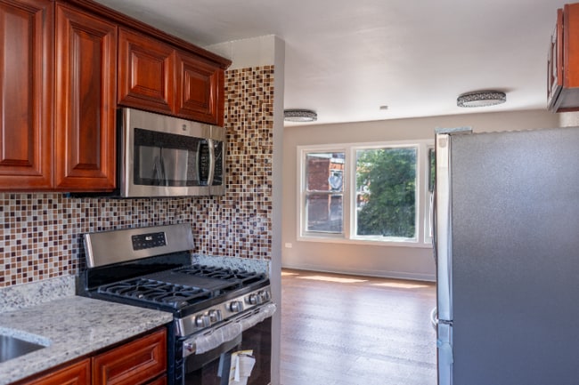 Photo - 3707 S Michigan Ave Apartment