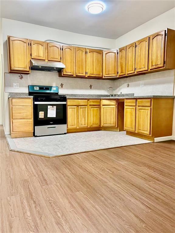 Foto del edificio - 1643 Bath Ave