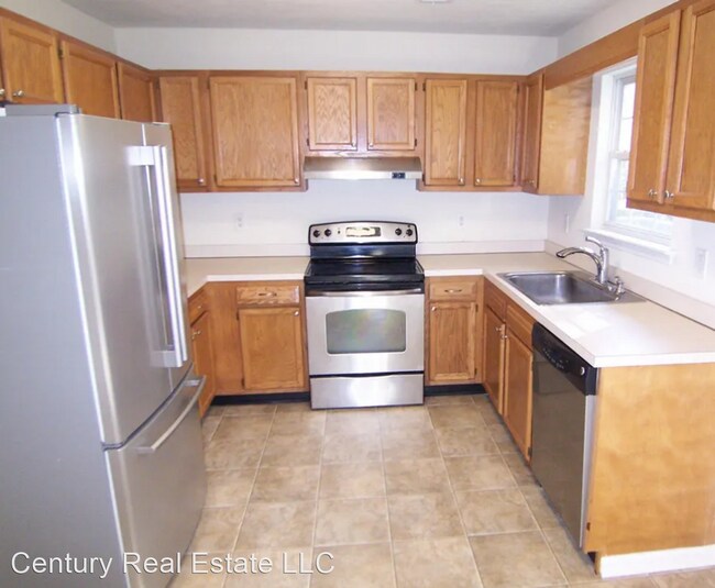 Building Photo - 3 br, 1.5 bath House - 64 Sycamore Dr