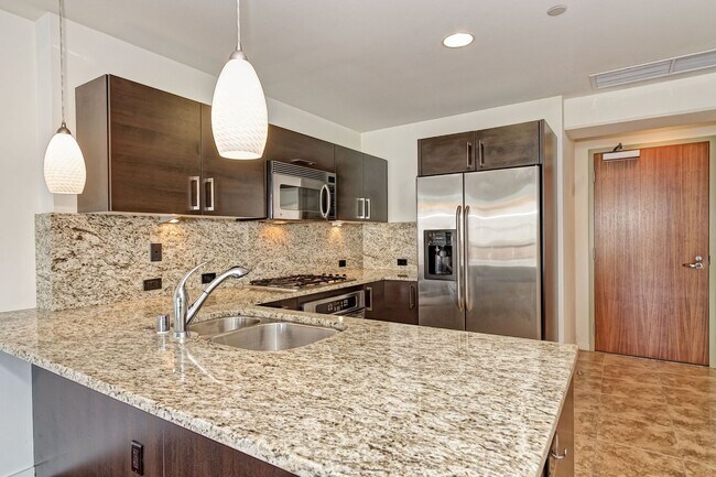 Foto del edificio - Modern Downtown Condo in Premier High-Rise...