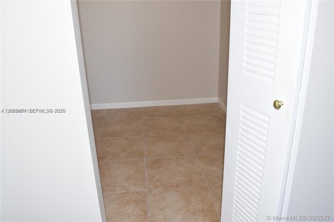 Foto del edificio - 8260 SW 210th St