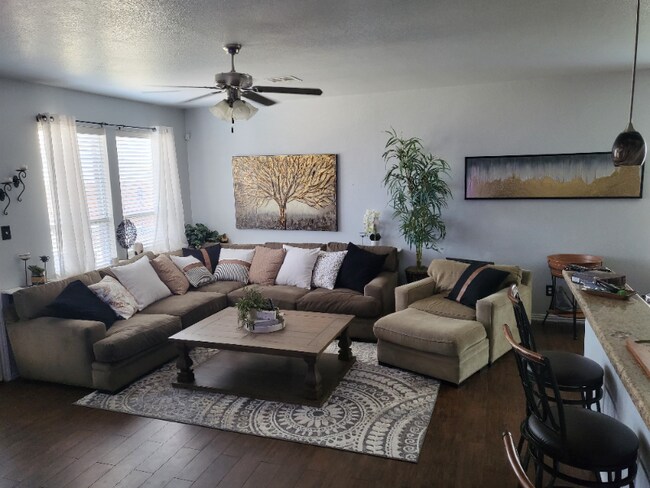 Foto del edificio - 801 Red Fern Dr