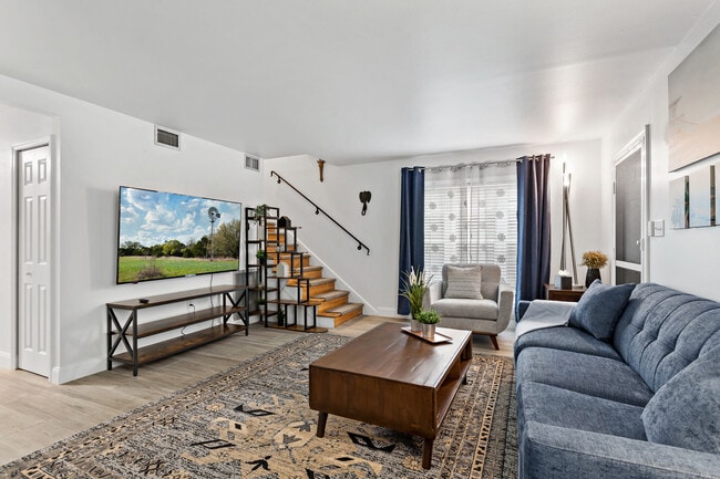 Building Photo - 3522 S MacDill Ave