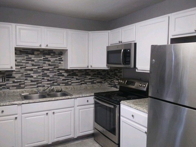 Foto del edificio - 820 W 7th St
