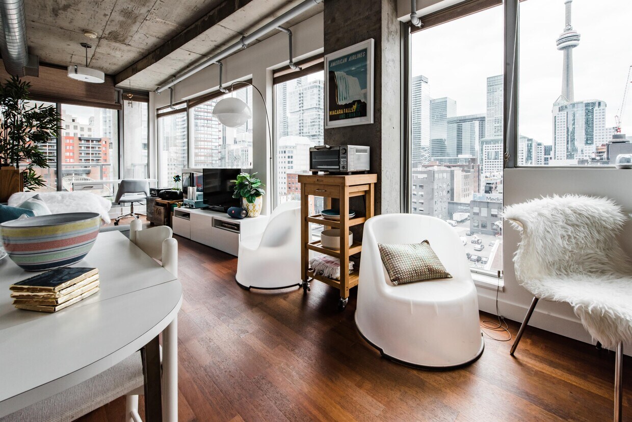 Primary Photo - 169 John St