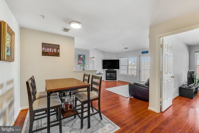 Foto del edificio - 521 Constellation Square SE