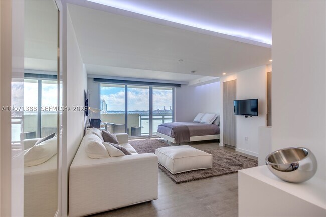 Foto del edificio - 1500 Bay Dr E