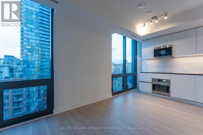 Building Photo - 35 Parliament St