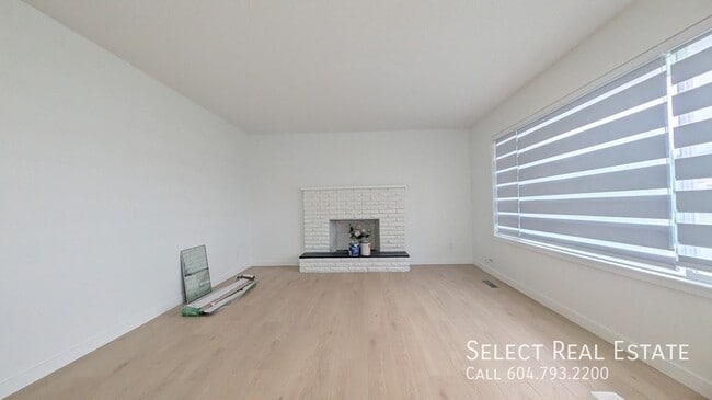 Building Photo - 46050 Camrose Ave