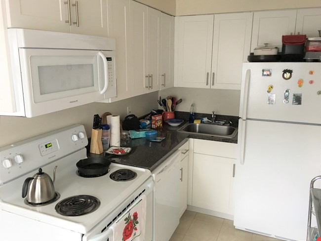 Kitchen - Wynfair House Apartments