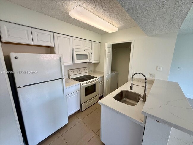 Building Photo - 1253 SW 46th Ave
