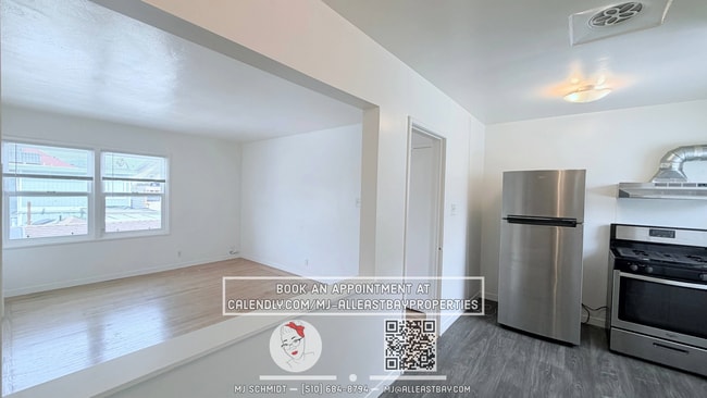 Building Photo - Remodeled top floor 1 Bd with hardwood flooring and spacious modern kitchen $1850