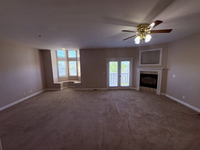 Foto del edificio - 350 N Fairway Dr