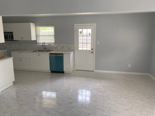 Building Photo - 8303 Coastway Ln