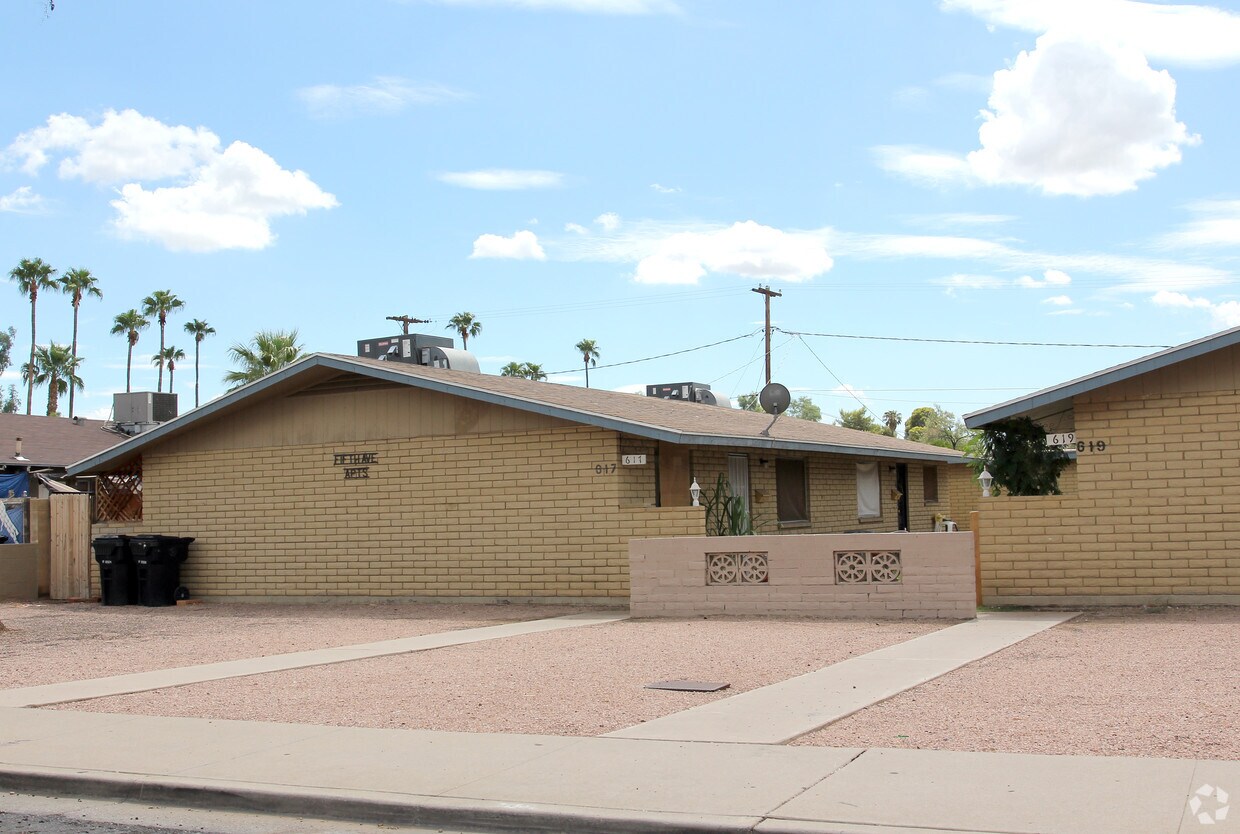 Primary Photo - Fifth Ave. Apartments