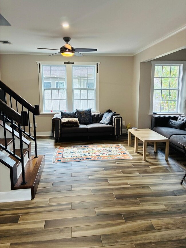 Building Photo - 610 Enid St