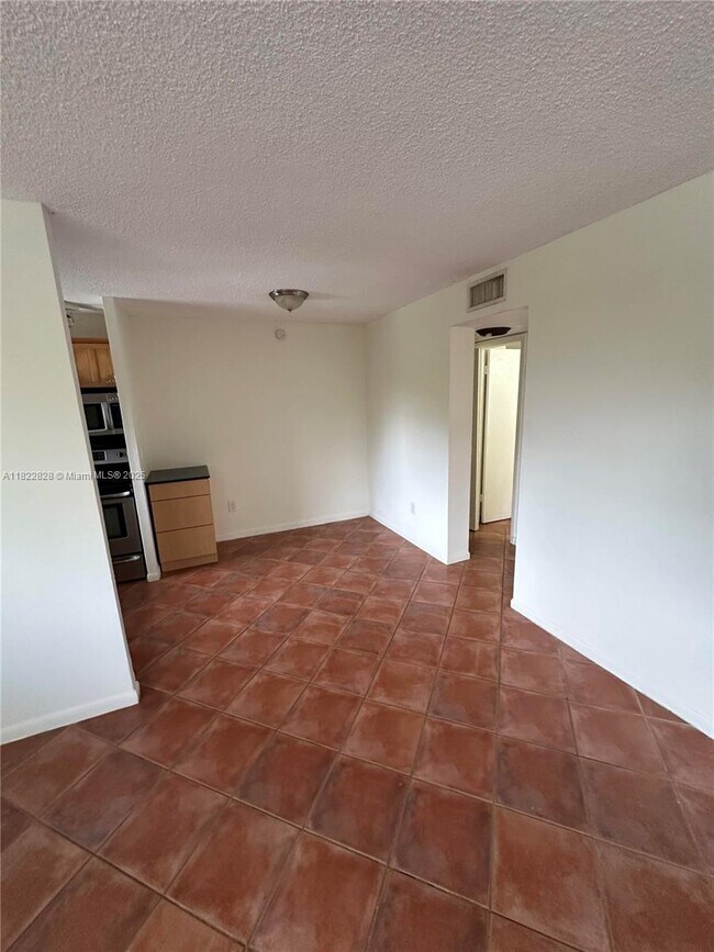 Foto del edificio - 1801 S Treasure Dr