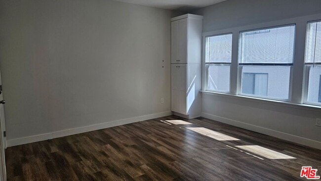 Foto del edificio - 833 S Catalina St